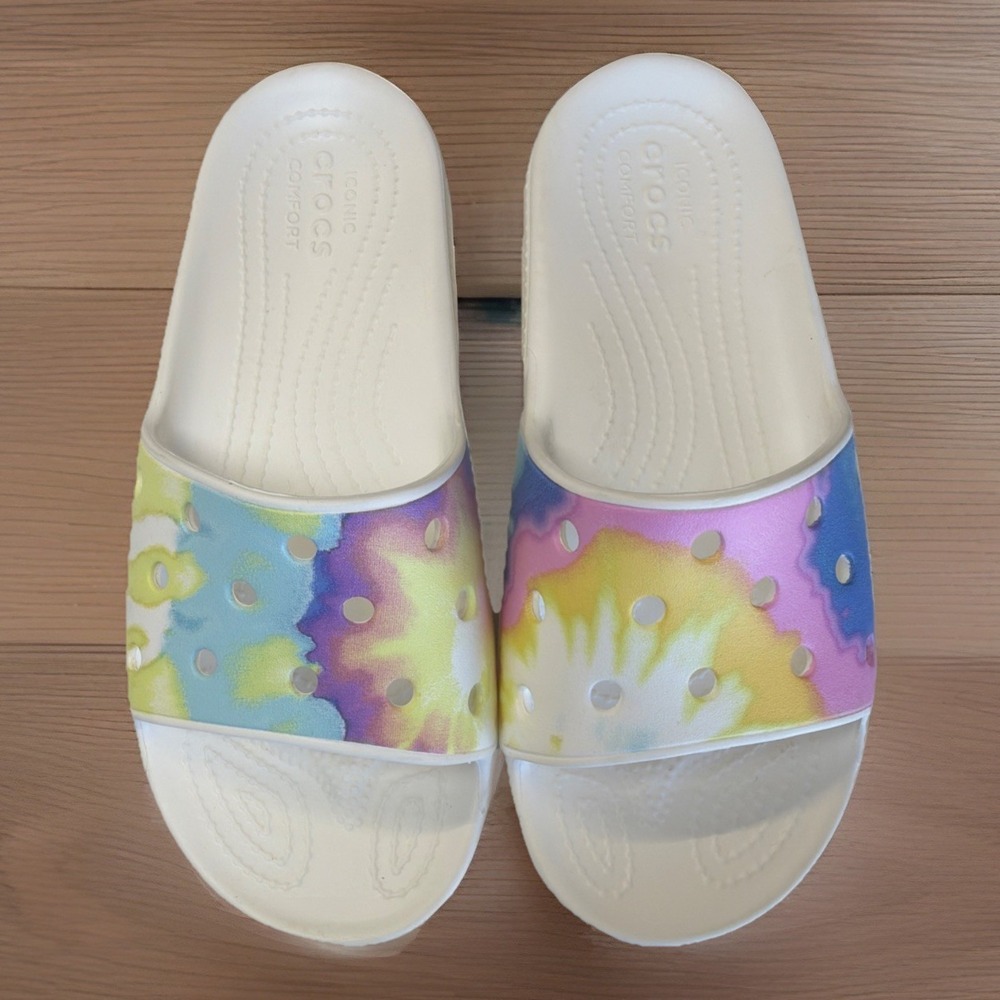 Crocs Men Size 4 Women Size 6 Unisex Classic Graphic Slide Sandals Tie Dye White